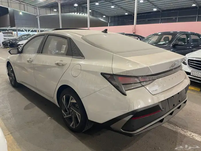 هونداي- إلنترا-2025-كمفورت- بطاقة جمركية- أصفار- بنزين 8