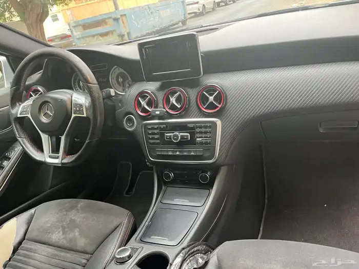 سيارة مرسيدس A200 نظيف جده لتواصل والاستفسار 27