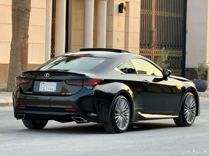 لكزس RC 350 موديل 2023 فل كامل ممشى 16 الف تشيكات وكاله 18