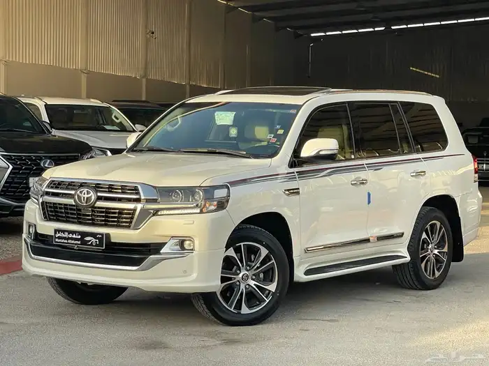 جيب لاندكروزر 2020 ممشى 150 الف فقط ( بريمي) 2