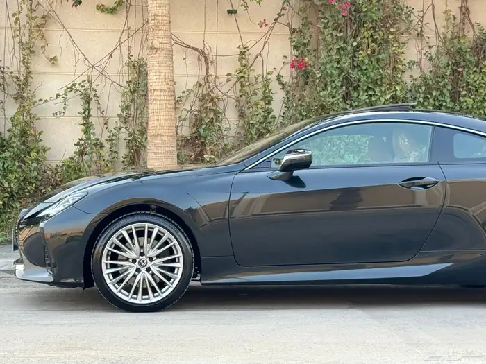 لكزس RC 350 موديل 2023 فل كامل ممشى 16 الف تشيكات وكاله 56