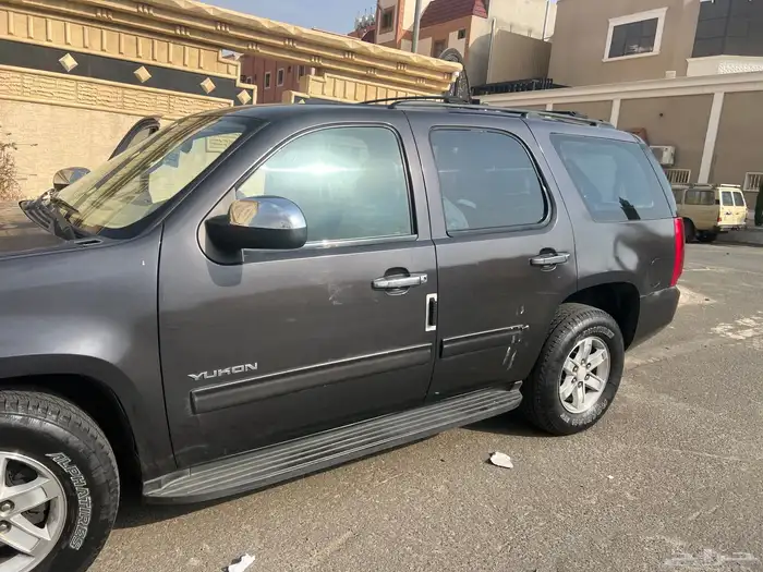 جمس يوكن 2011 قصير للبييع او البدل توسان حديث او فورتشنر 11