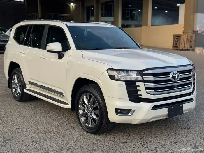 تويوتا لاندكروزر GXR L3 2024 ديزل - شبه الجديد 1