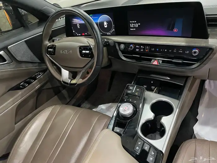 كيا كي 8 موديل 2022 نص فل 12