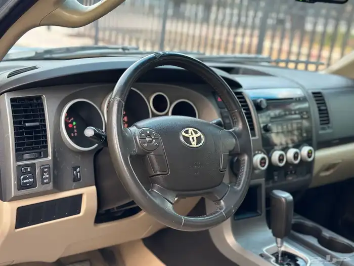 تويوتا اسكويا موديل 2010 سعودي بدون دبل 7