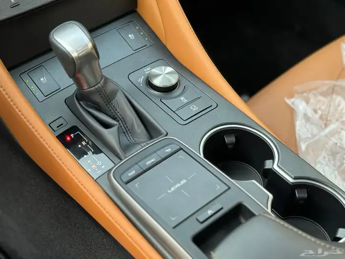 لكزس RC 350 موديل 2023 فل كامل ممشى 16 الف تشيكات وكاله 39