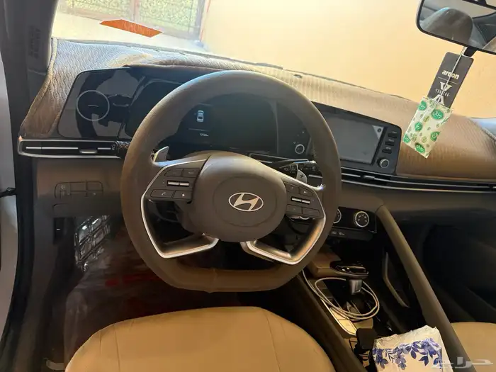 إلنترا موديل 25 ابيض سقف اسود بدون فتحه 2