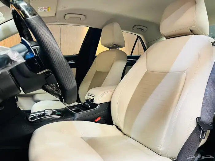 كرايزلر 2018 C300 V6 (بحاله ممتازه) 7