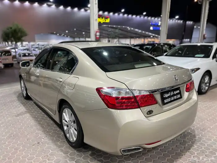 هوندا اكورد 2015 اسبيشل 14