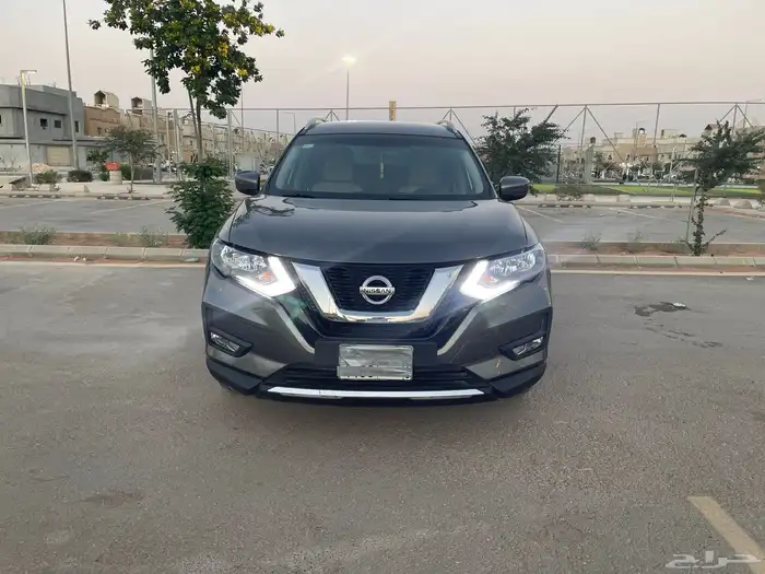 نيسان اكس تريل 0