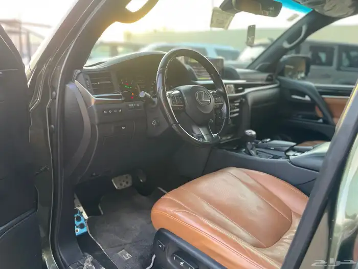 لكزس LX570 2021 زيتي ممشى 130الف 13