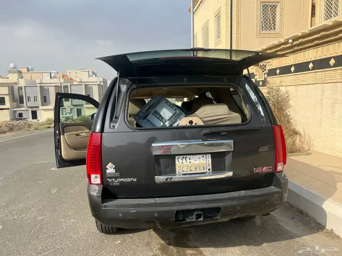 جمس يوكن 2011 قصير للبييع او البدل توسان حديث او فورتشنر 8