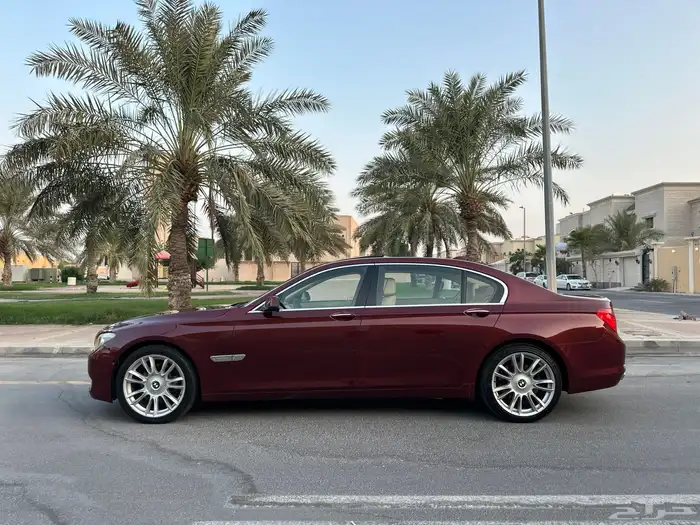 بي ام دبليو الفئة السابعة 2010 8