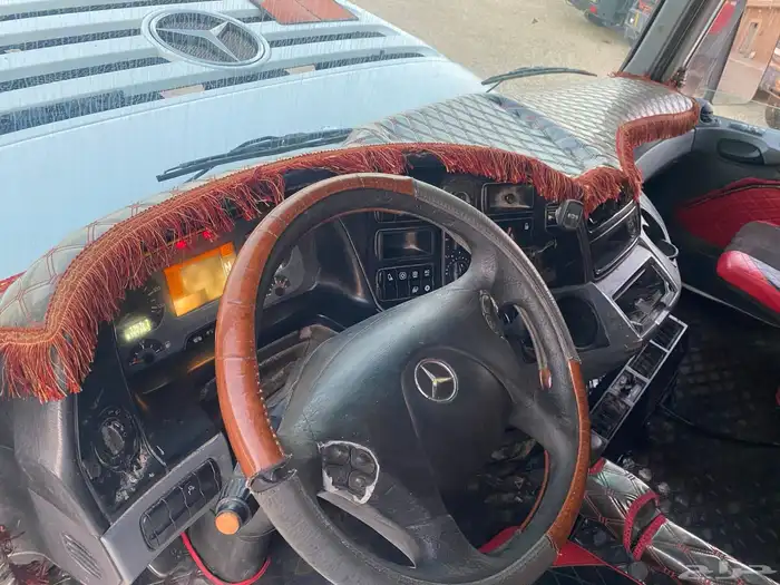 للبيع راس أكتروس 2006 ميقا سبيس نقل عام 13