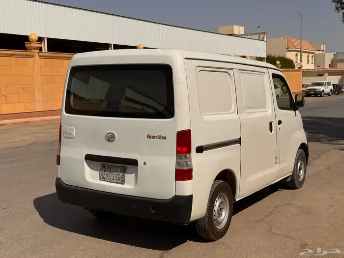 ديهاتسو فان بضاعة 2010 3