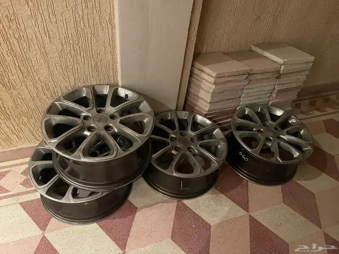 جنوط جراند شيروكي نظيفة وكالة للبيع 2