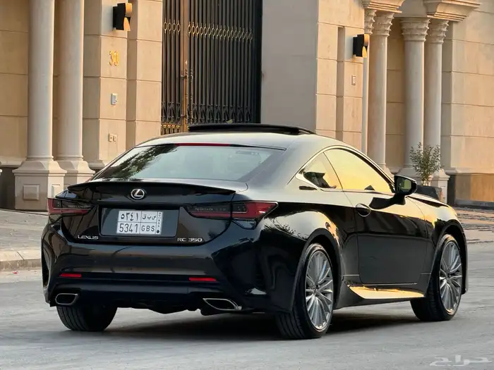 لكزس RC 350 موديل 2023 فل كامل ممشى 16 الف تشيكات وكاله 17