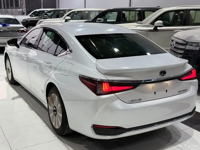 لكزس ES 250 بريمي فتحة سقف 2025 نظام 50-50 10