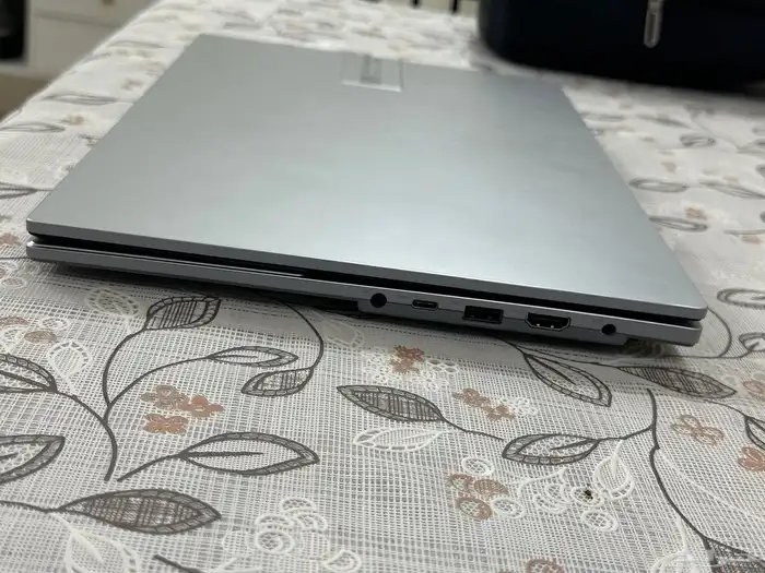 لابتوت أسوس للبيع 4
