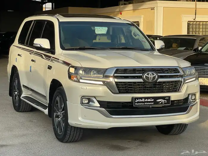 جيب لاندكروزر 2020 ممشى 150 الف فقط ( بريمي) 6