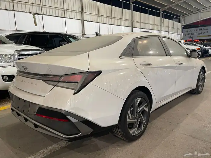هونداي- إلنترا-2025-كمفورت- بطاقة جمركية- أصفار- بنزين 7