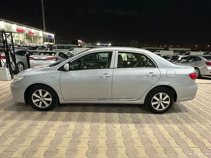 تويوتا كورولا موديل 2013 نص فل 5