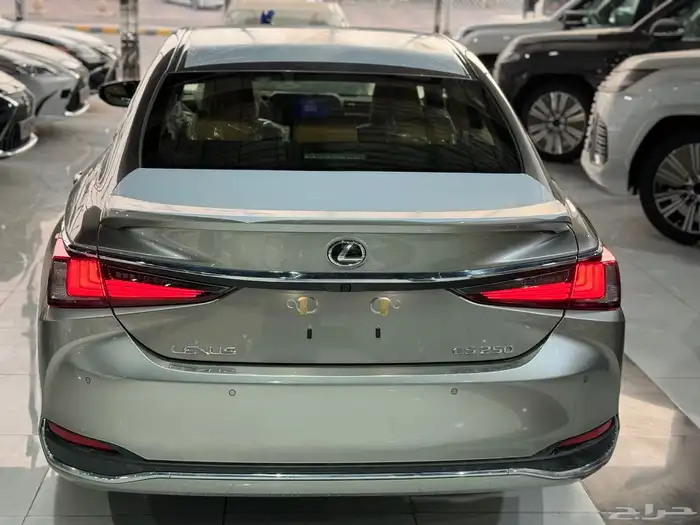 لكزس ES 250 بريمي فتحة سقف 2025 نظام 50-50 5