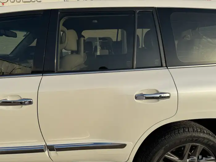جيب لكزس 2014 LX570 فل كامل خليجي 14