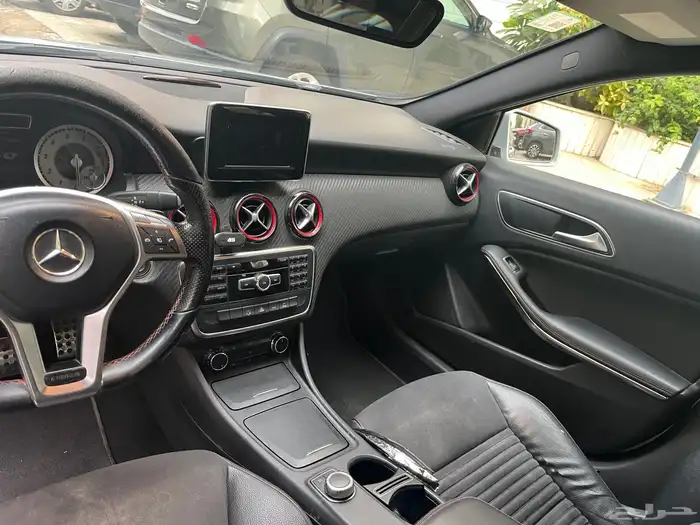 سيارة مرسيدس A200 نظيف جده لتواصل والاستفسار 12