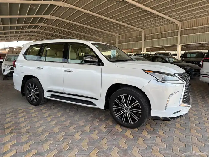 لكزس570 LX موديل 2021 7