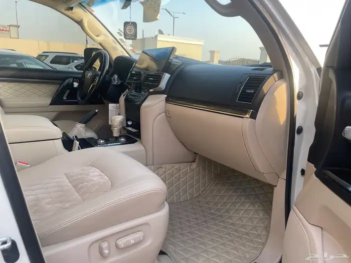 جيب لاندكروزر 2020 ممشى 150 الف فقط ( بريمي) 21