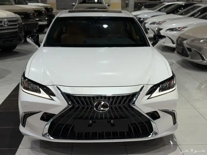 لكزس ES 250 بريمي فتحة سقف 2025 نظام 50-50 7