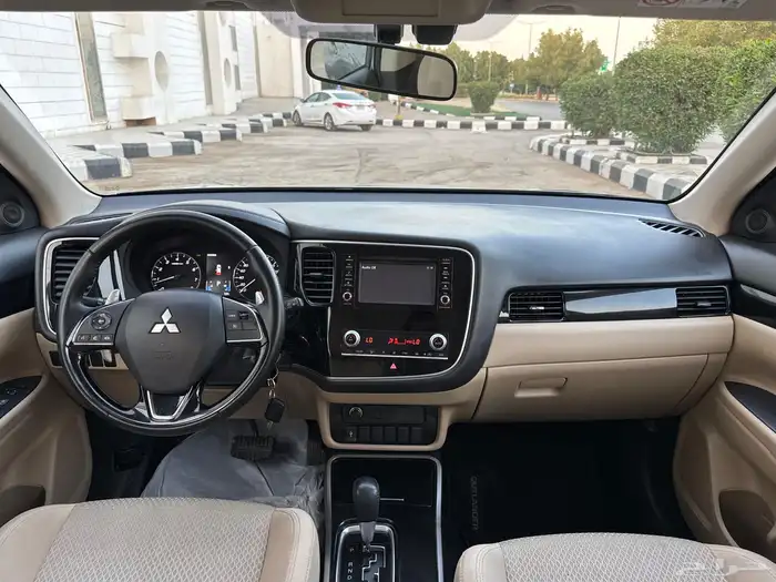 ميتسوبيشي اوتلاندر 2020. 11