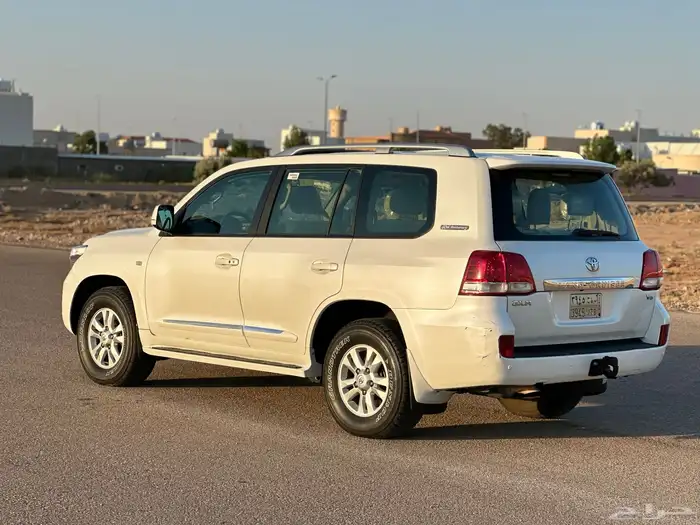 جيب لاندكروزر ستين عام قمه بالنظافة 5