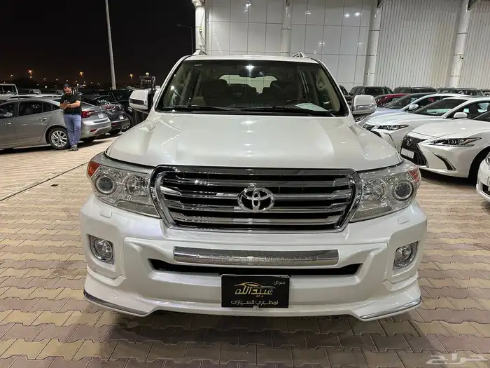 تويوتا لاند كروزر GXR موديل 2014 فل كامل نظيف بريمي 0