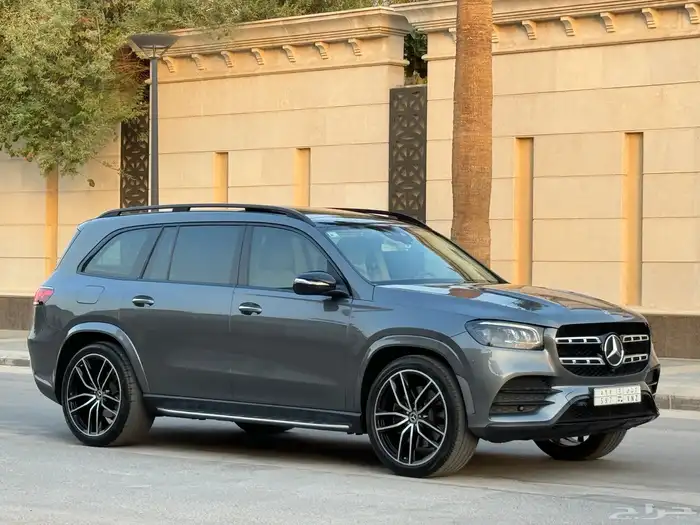 مرسيدس GLS 450 موديل 2020 كت AMG ممشى 68 الف تشيكات وكاله 24