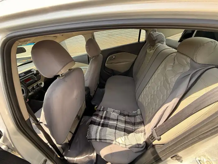 سيارة كيا ريو 2016 للبيع 5