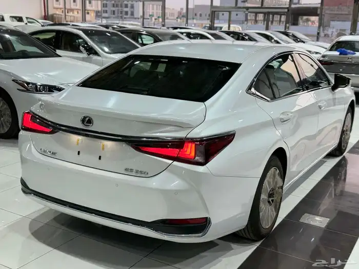 لكزس ES 250 بريمي فتحة سقف 2025 نظام 50-50 11