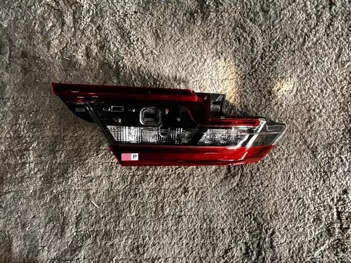 اسطب شنطة يسار كامري 2025 0