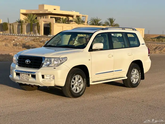 جيب لاندكروزر ستين عام قمه بالنظافة 7