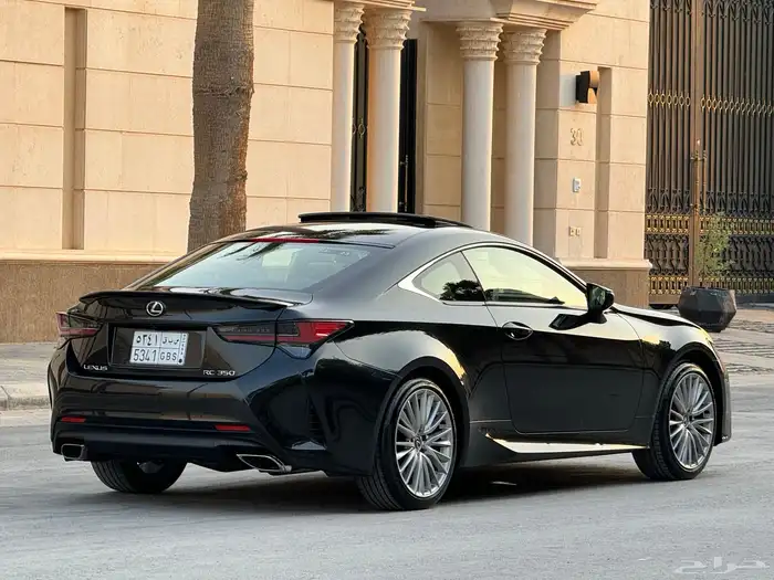 لكزس RC 350 موديل 2023 فل كامل ممشى 16 الف تشيكات وكاله 19