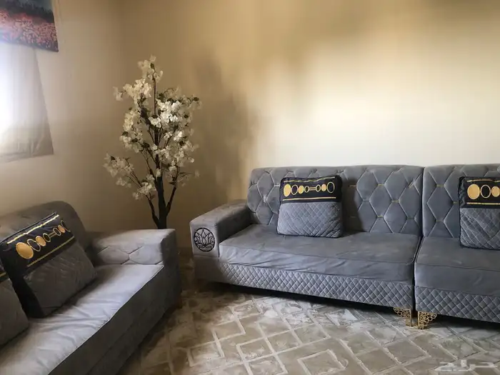 كنب نظيف انيق ولا فيه اي عيب 2