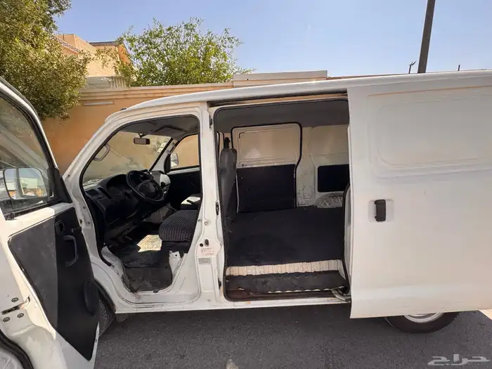 ديهاتسو فان بضاعة 2010 12