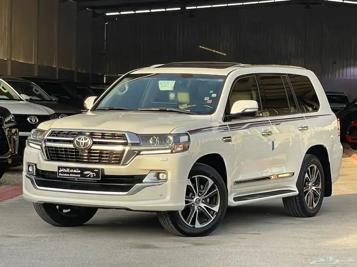 جيب لاندكروزر 2020 ممشى 150 الف فقط ( بريمي) 0