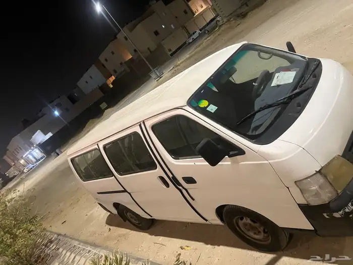 باص للبيع نيسان 4