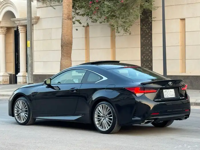 لكزس RC 350 موديل 2023 فل كامل ممشى 16 الف تشيكات وكاله 10