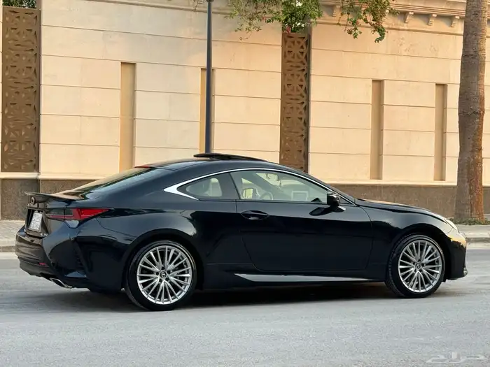 لكزس RC 350 موديل 2023 فل كامل ممشى 16 الف تشيكات وكاله 21