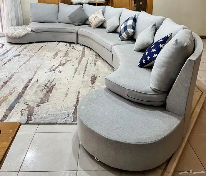 كنب متصل بحاله جيدة للبيع 4