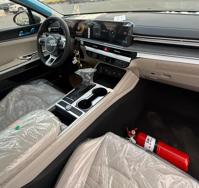 كيا K5 ( استاندر ) 2025 اصفار للبيع 10