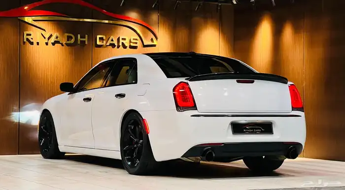 كرايزلر 2018 C300 V6 (بحاله ممتازه) 3